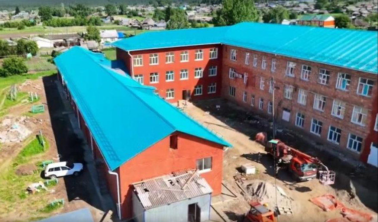 Глава Абанского района А.А. Войнич проверил выполнение работ по ремонту Долгомостовской школы. Глава Абанского района А.А. Войнич проверил выполнение работ по ремонту Долгомостовской школы.